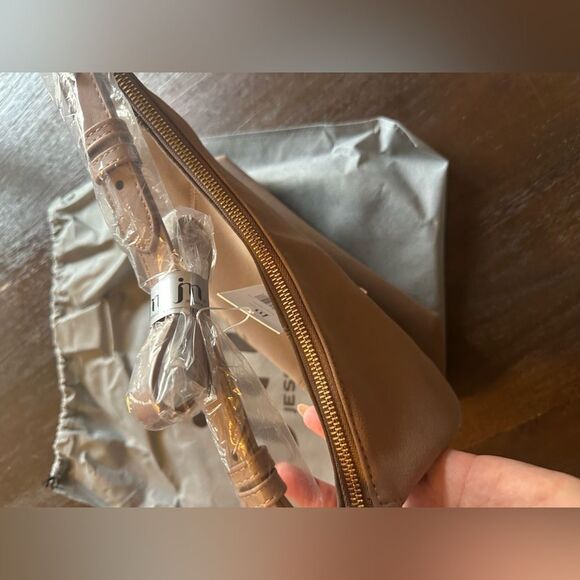 NWT Jessica Moore Suede Hobo Bag in Fawn - Picture 8 of 9